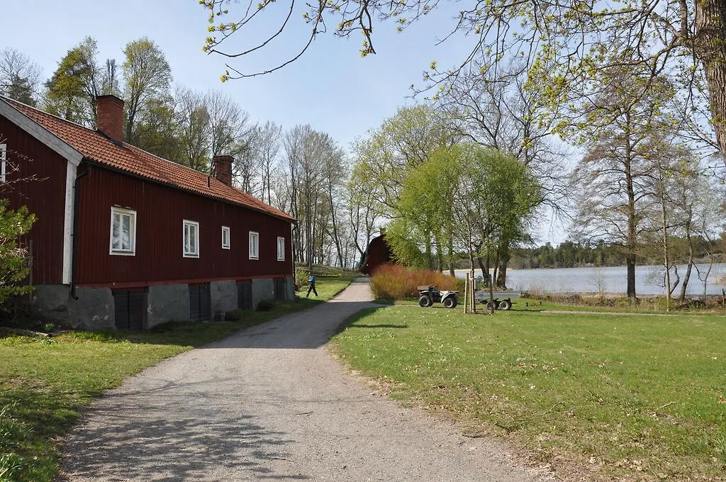 The Gardener House - Groensoeoe Palace Garden-1