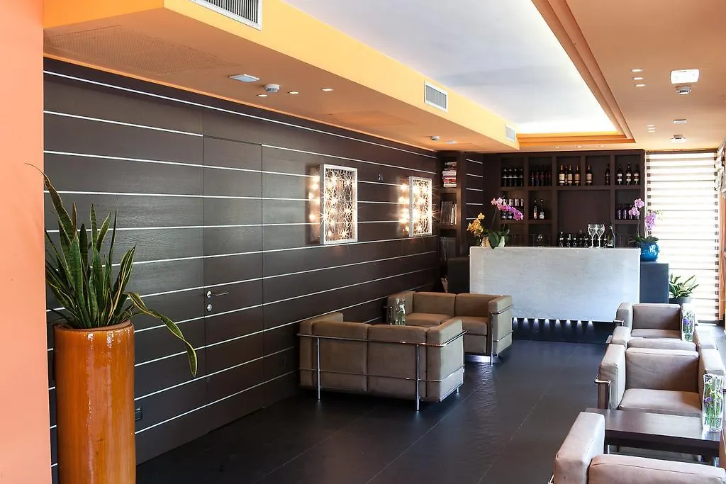 Hotel Aurora-1