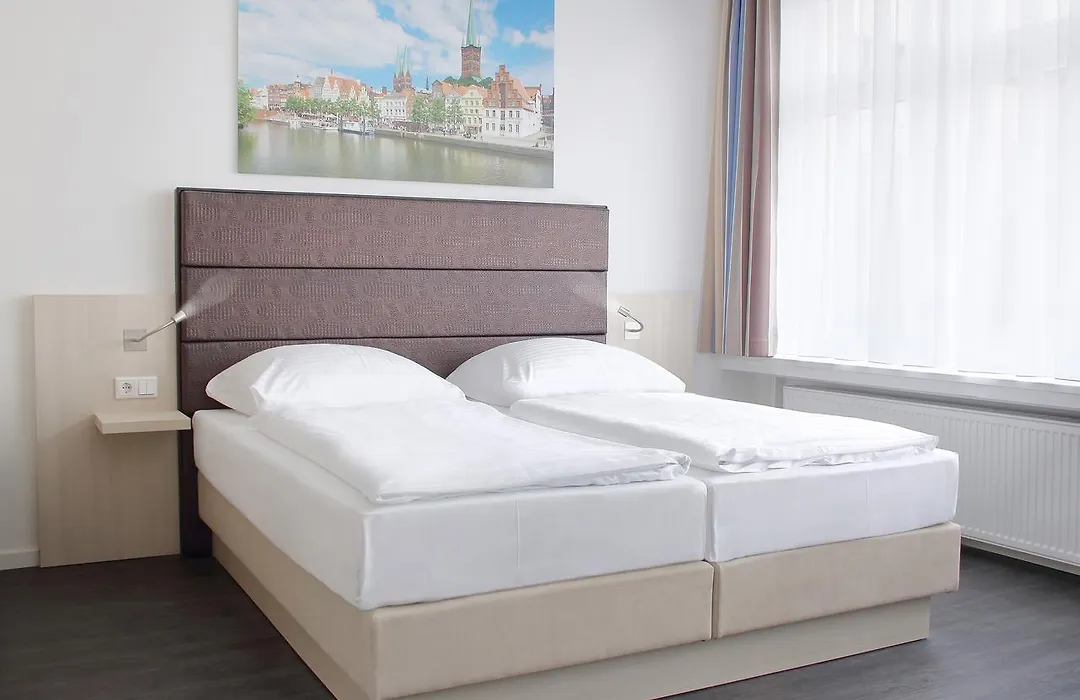 Viva Hotel Luebeck-1