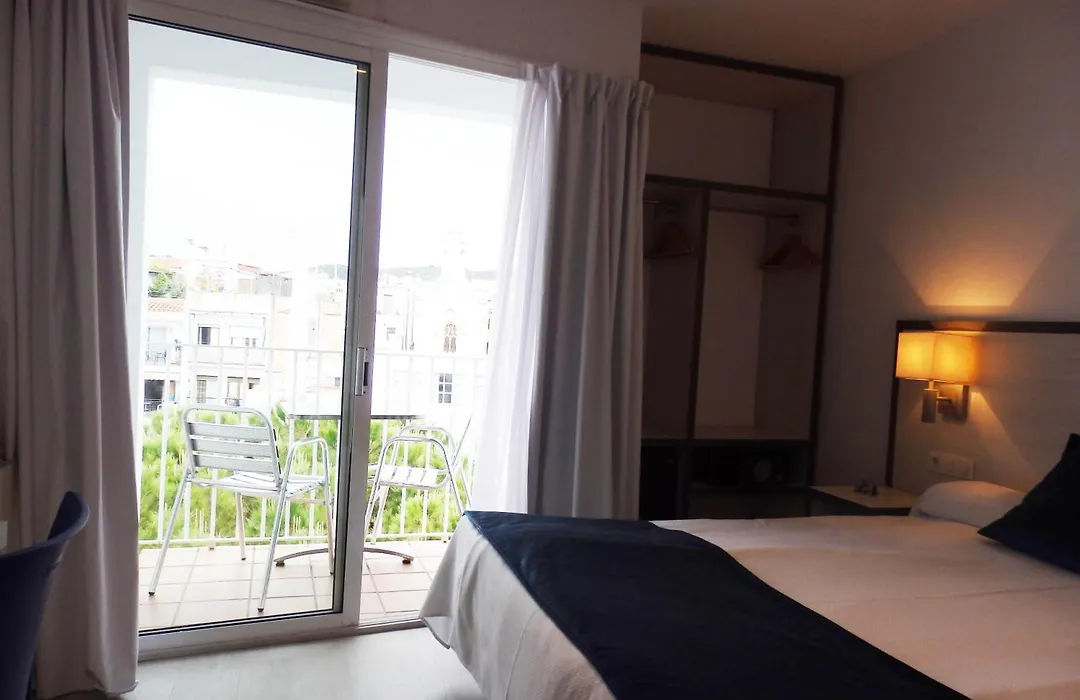 Parrots Sitges Hotel-1