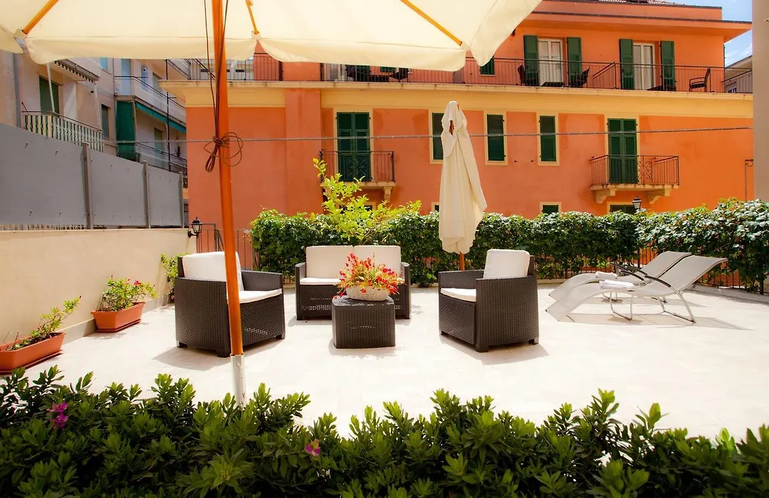 Hotel Lydia-1