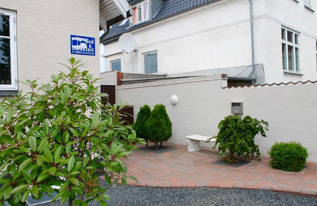 Amalie Bed And Breakfast & Apartments-1