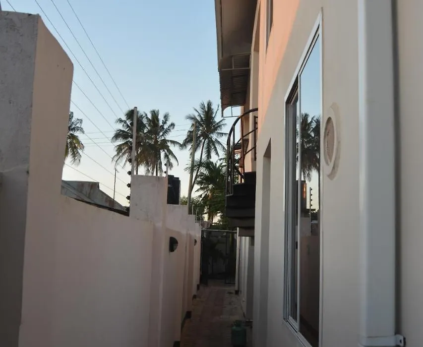 Triniti Airport Hotel-1