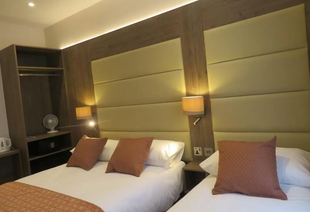Glendale Hyde Park Hotel-1