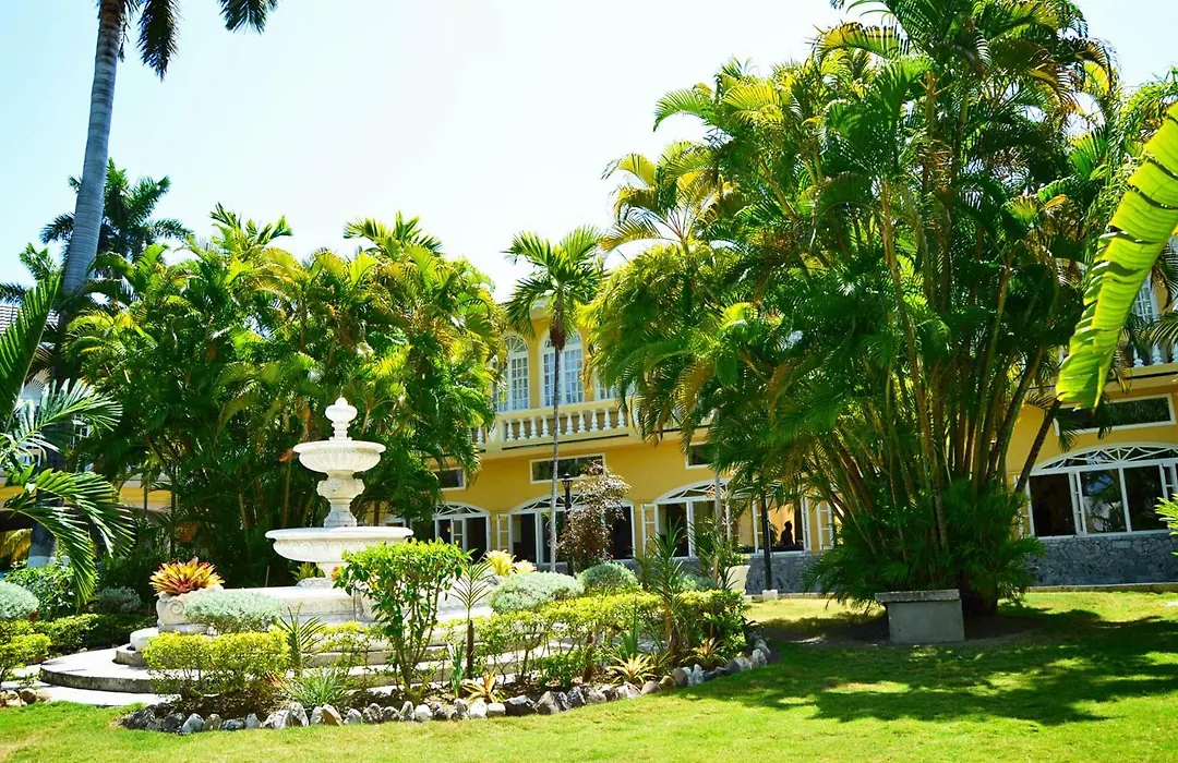 Seagarden Beach Resort-1