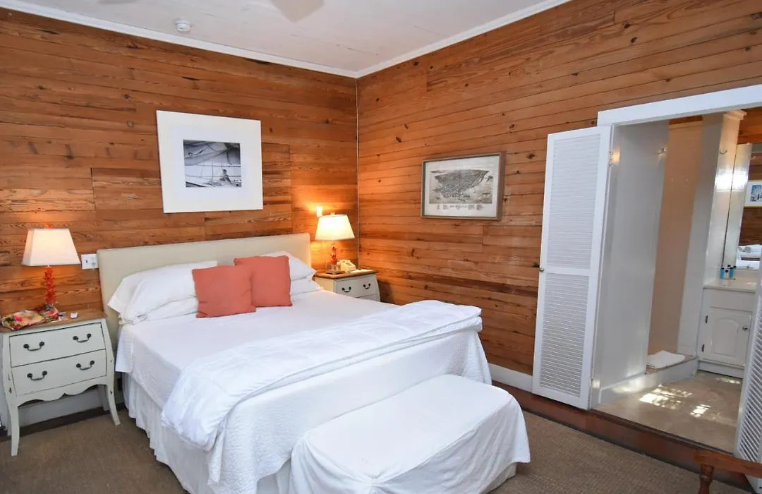 Simonton Court Historic Inn & Cottages-1
