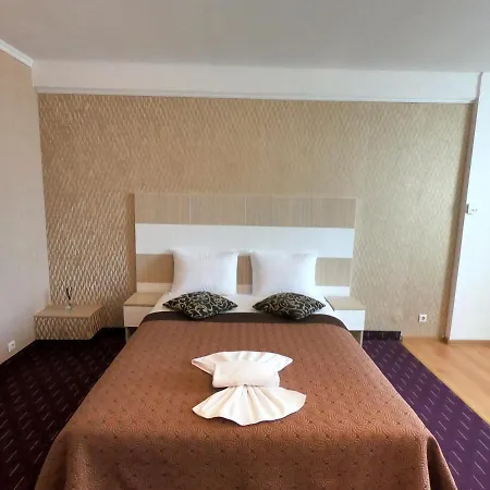 Hotel Mon Caprice-3