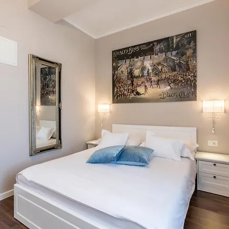 Theatre Of Dreams Rooms-2