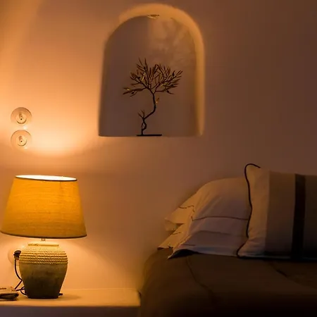 Pezoules Of Oia-2