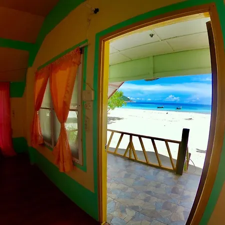 Daya Beach, Lipe Local-2