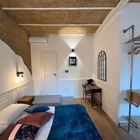 Domus Avi - Guest House-3