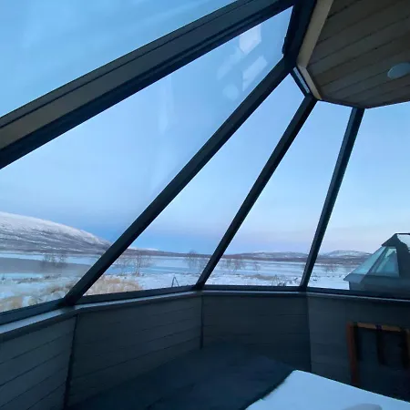 Arctic Land Adventure Glass Igloos-2