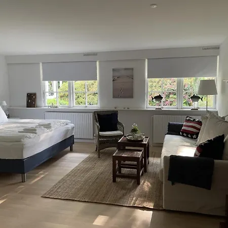 Trouville Bed & Breakfast-2