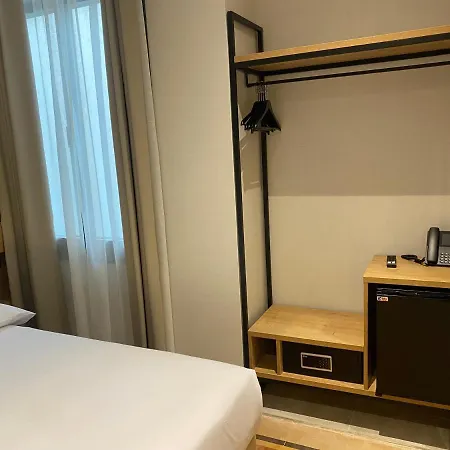Fontanella By Bcn Urban Rooms-2