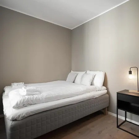 Stay L Nygard-2