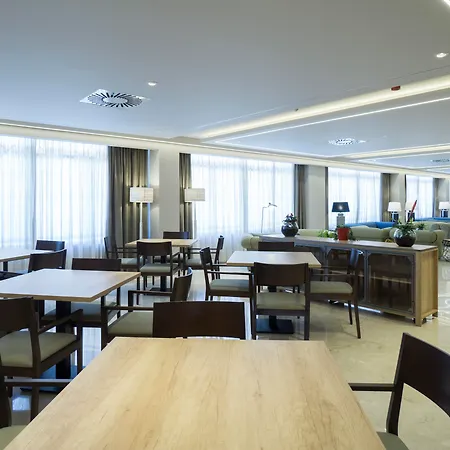 Hotel Apartamentos Pyr Fuengirola-3