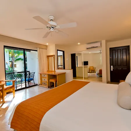 The Reef Playacar Beach Resort & Spa-3