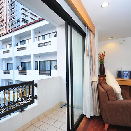 Admiral Suites Bangkok-3