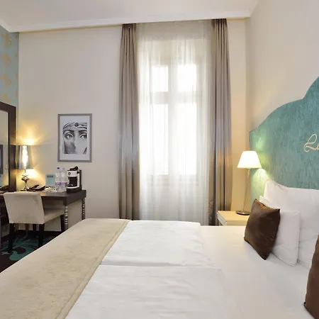 La Prima Fashion Hotel Budapest-3