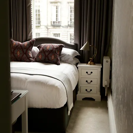 Nira Caledonia-2