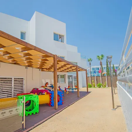 New Famagusta Hotel & Suites-2