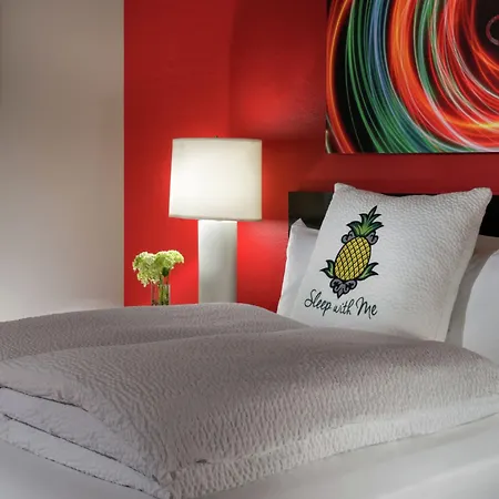 Staypineapple, Hotel Five, Downtown Seattle-2