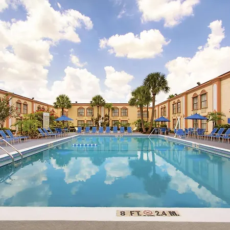 La Quinta Inn By Wyndham Orlando International Drive North-2