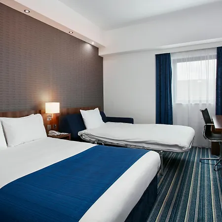Holiday Inn Express Belfast City By Ihg-2