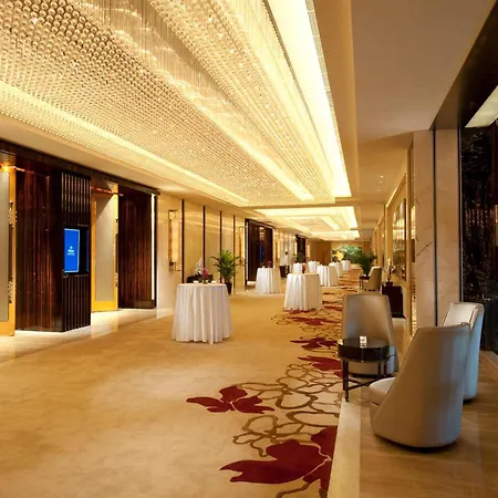 Hilton Guangzhou Baiyun-Canton Fair Free Shuttle Bus Service And Free Registration-2