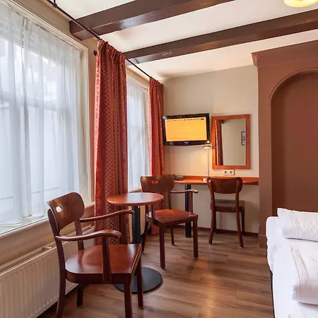 A-Train Hotel-2
