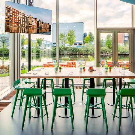 Yotel Amsterdam-3