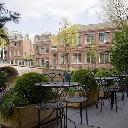 Amsterdam Canal Hotel-2