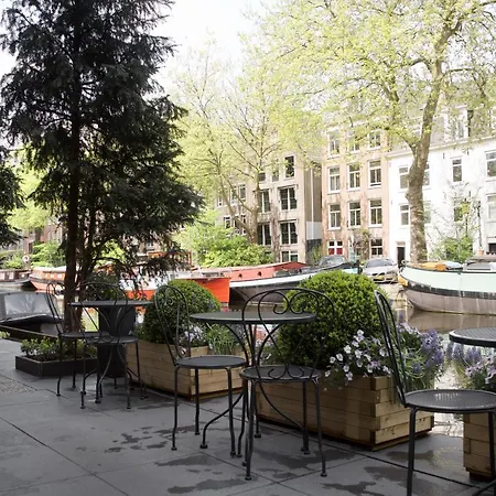 Amsterdam Canal Hotel-2