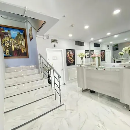 Modern Studio In Miami Beach-2