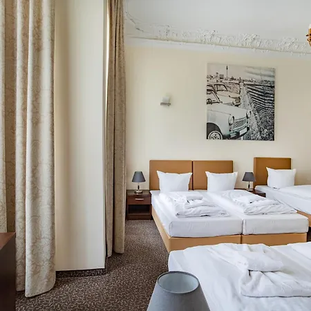 Upper Room Hotel Kurfuerstendamm-3
