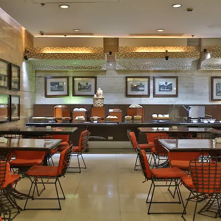 Crown Regency Hotel & Towers-2
