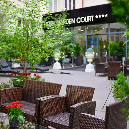 Hotel Garden Court-3