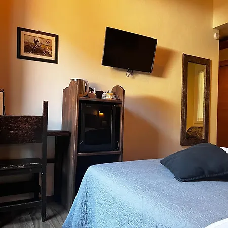 La Taverna Del Metallo Rooms-3