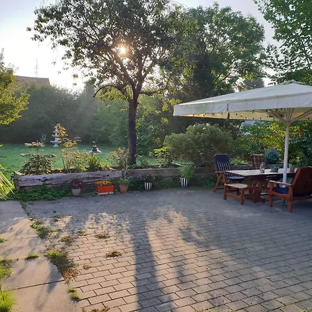 Guesthouse 'Blue House' In Vintage Villa&Garden-3
