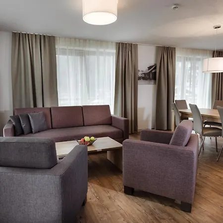 Alpenparks Hotel & Apartment Central Zell Am See-3