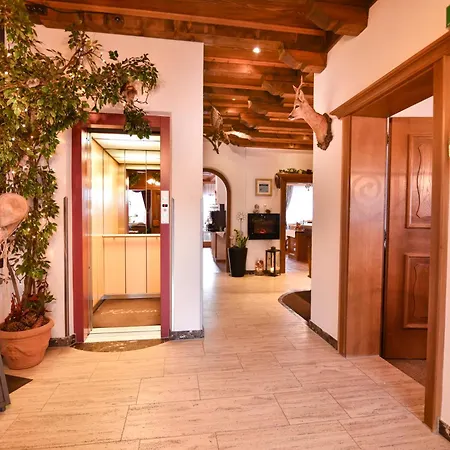 Hotel Garni Helvetia-3