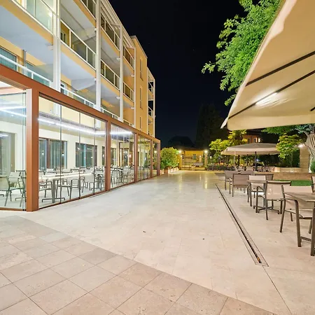 Hotel Bisesti ***S-2