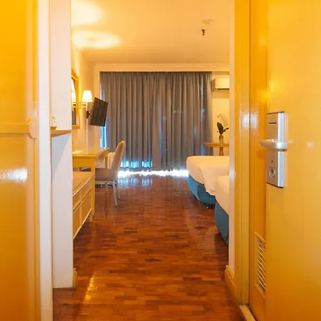The Aloha Hotel-3