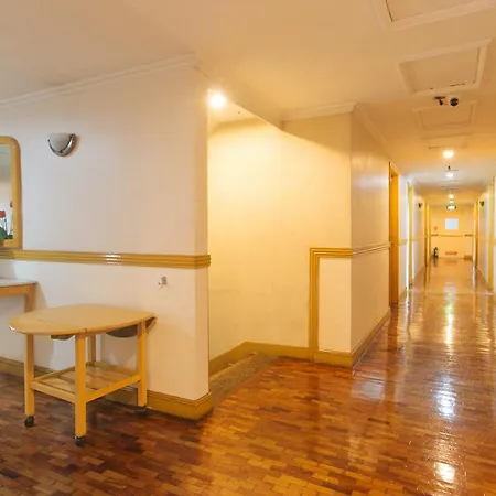 The Aloha Hotel-2