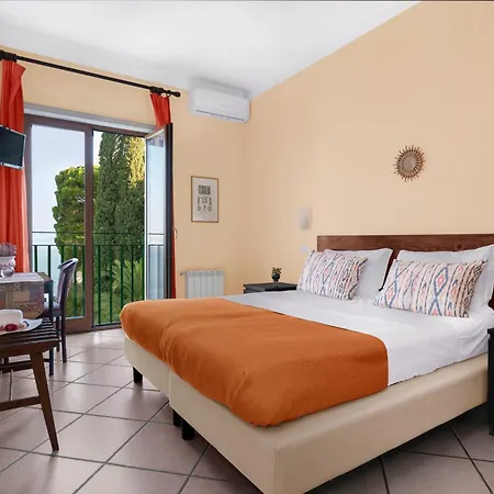 Hotel Desiree-3