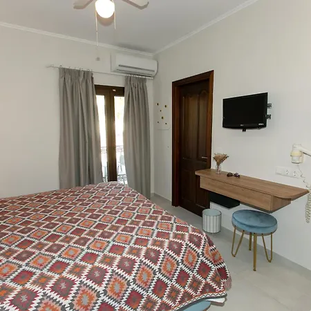 Paradise Hotel-3