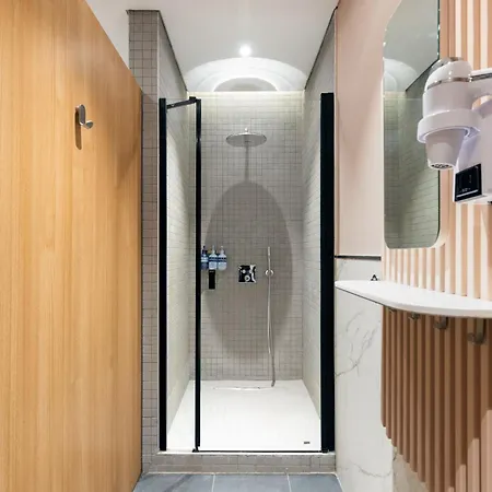 Yotelair Istanbul Airport, Duty Free - International Transit Area-3