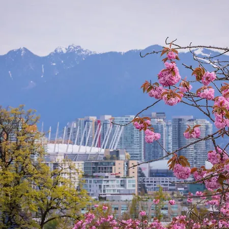 Holiday Inn & Suites Vancouver Downtown By Ihg-3