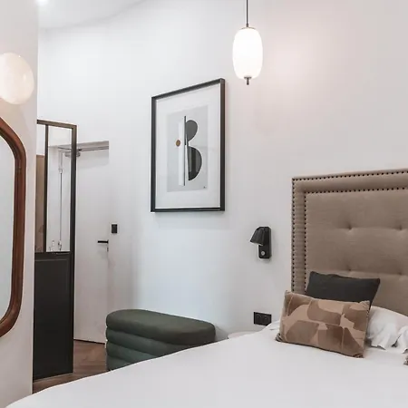 Hotel Des Beaux Arts-3