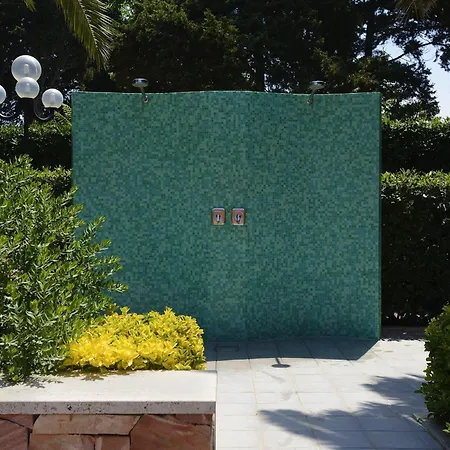 Hotel Oasis-3